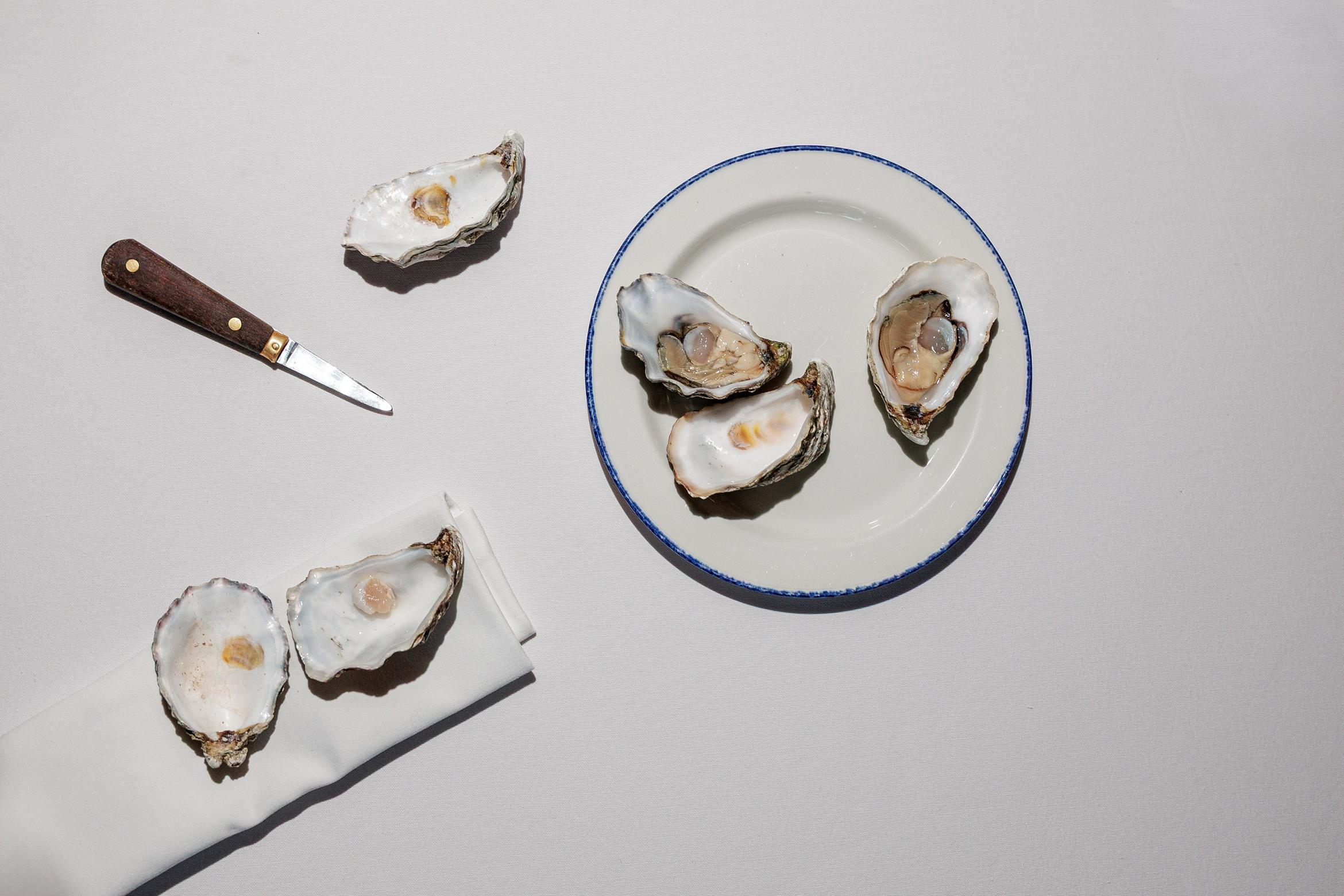 Устрицы и шампанское