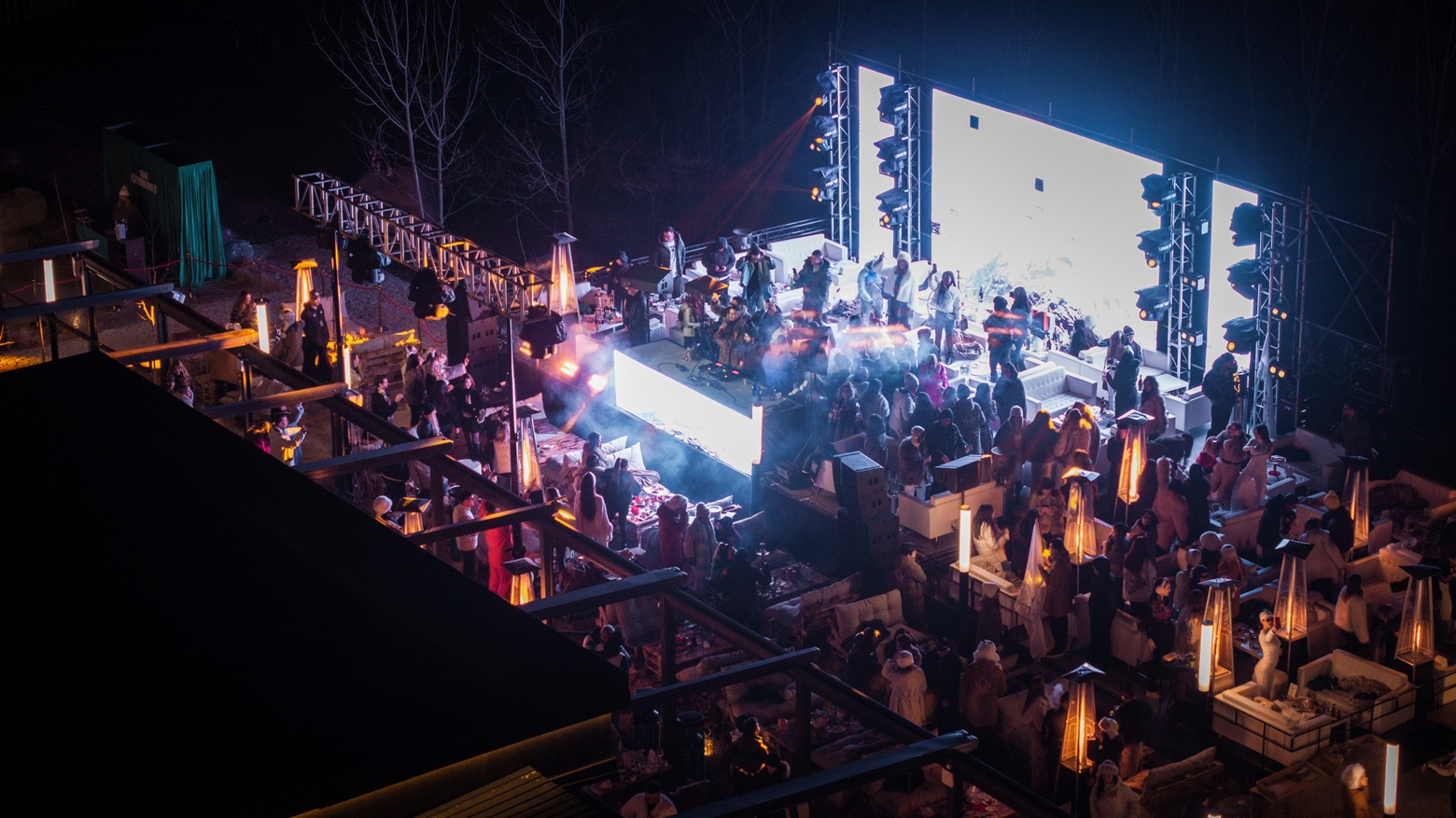 В горах Алматы продолжается самый стильный зимний open-air