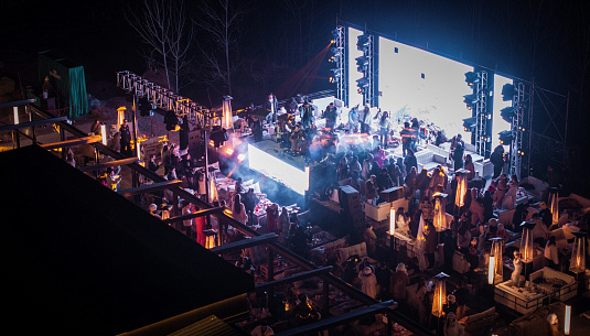 В горах Алматы продолжается самый стильный зимний open-air